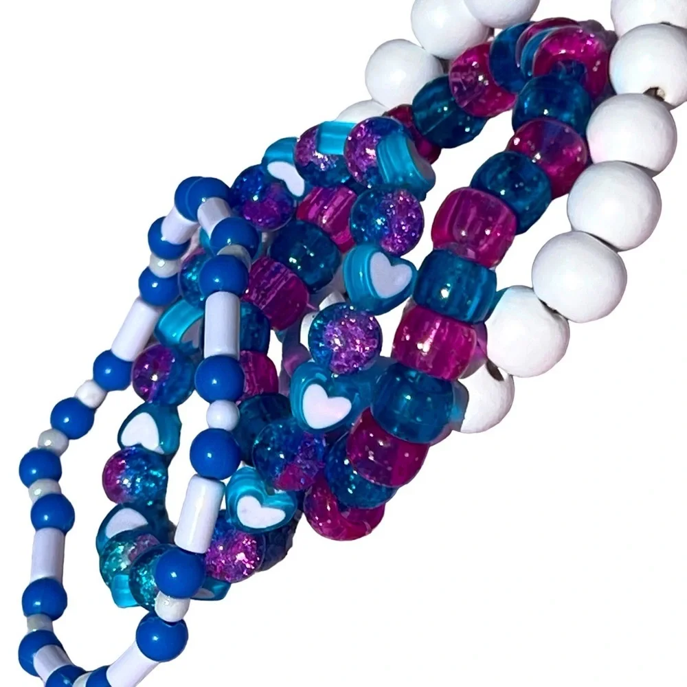 Girls beaded stretchy stackable bracelets hearts pink blue white
